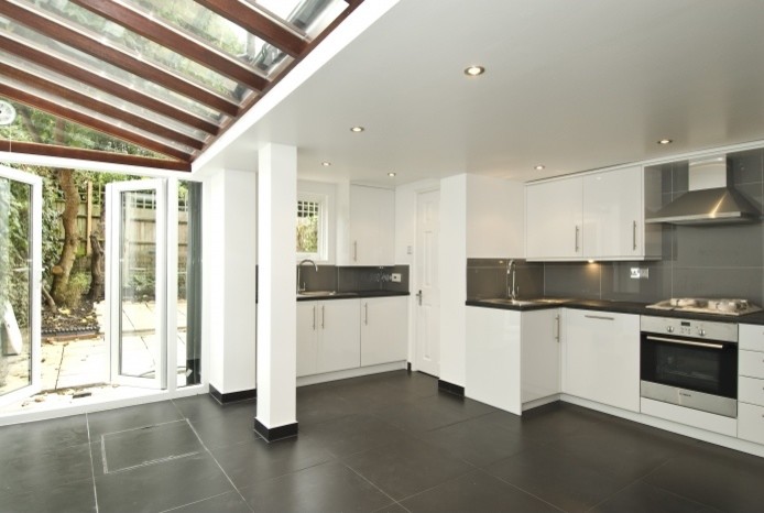 Inspiration for a contemporary kitchen in London.