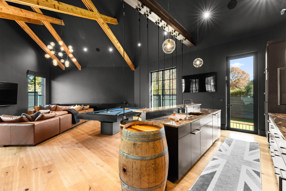 Transitional home design photo in Charlotte