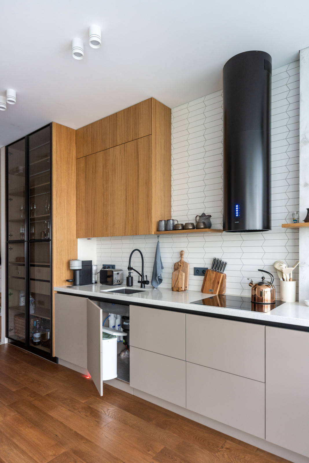 Кухня комбинированная со шпоном