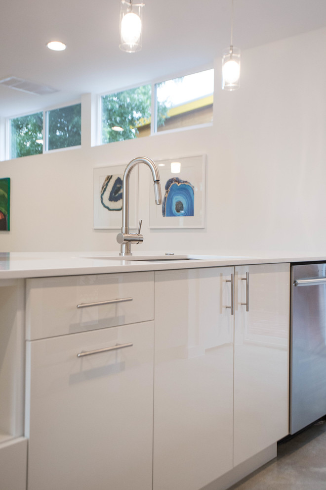 Minimalist home design photo in Austin
