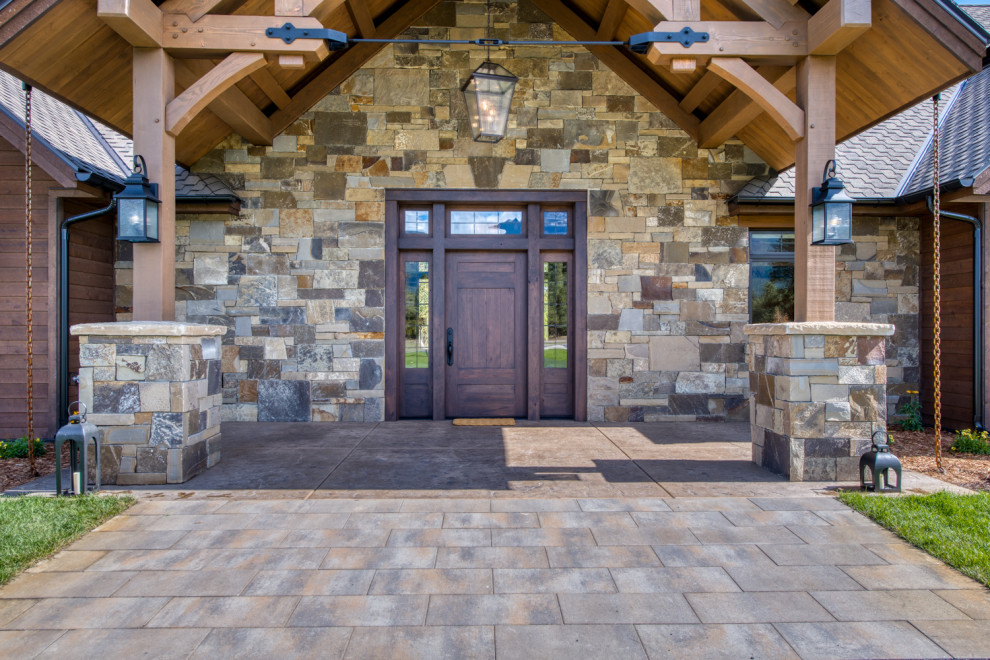 Entryway - rustic entryway idea