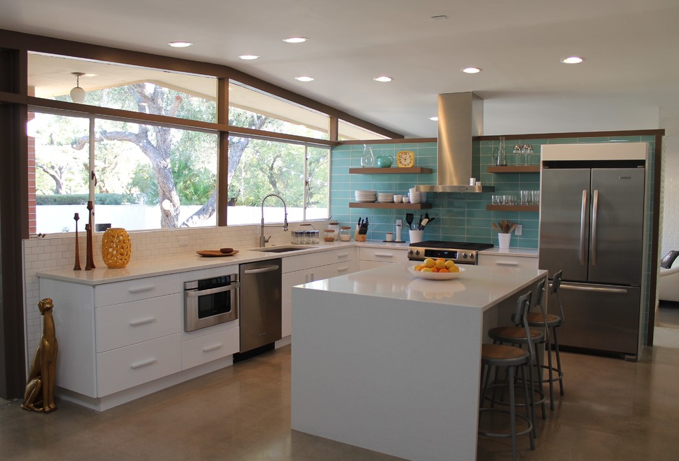 Minimalist kitchen photo in Phoenix