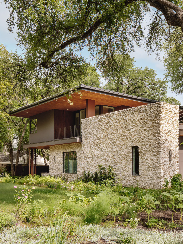 Inspiration for a transitional home design remodel in Austin