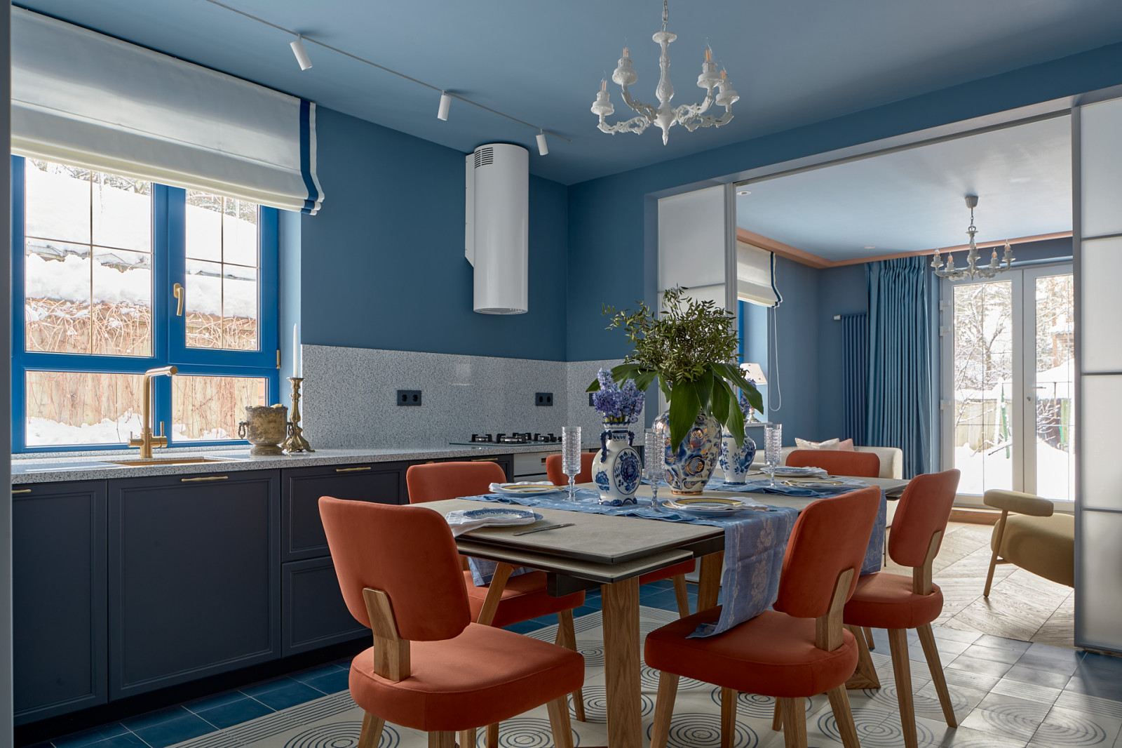 Гжель и маркетри, кухня-гостиная