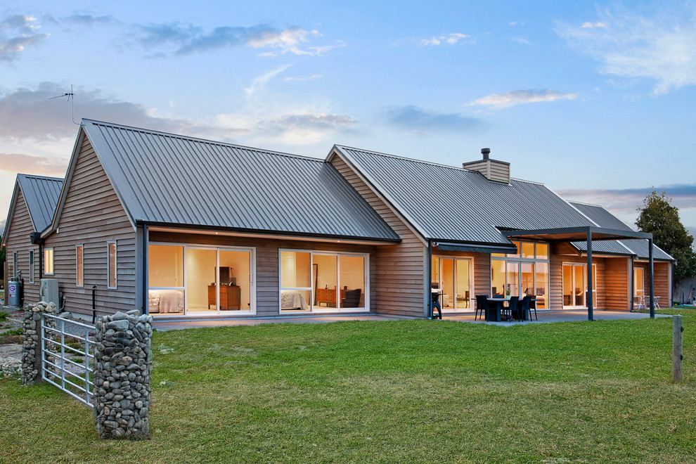 Inspiration for a country exterior in Christchurch.
