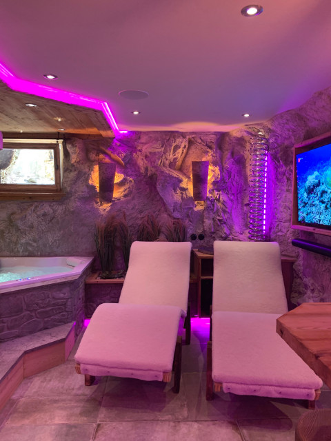 PrivatSpa Altholz de Luxe rustic-bathroom