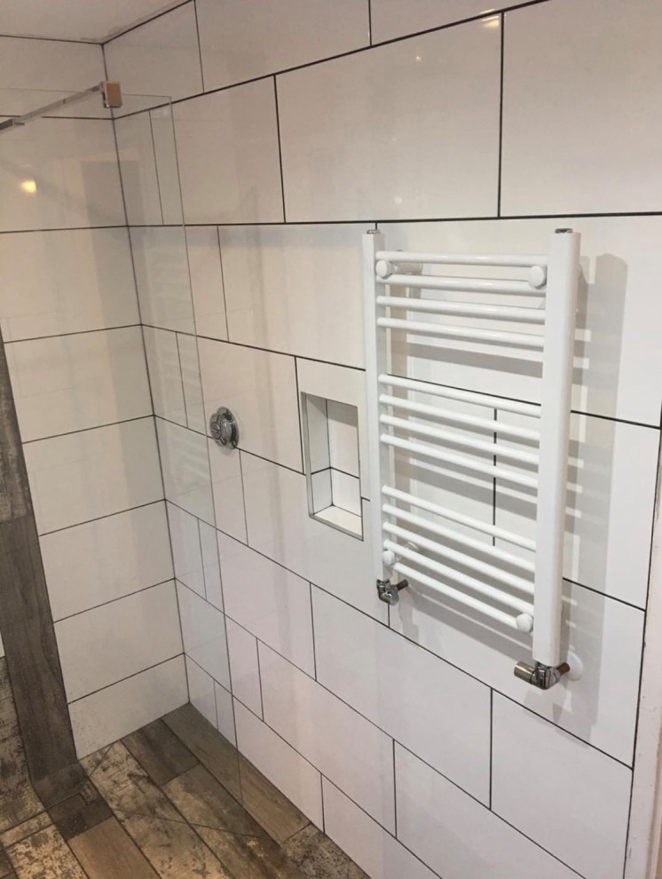 Binfeild main bathroom