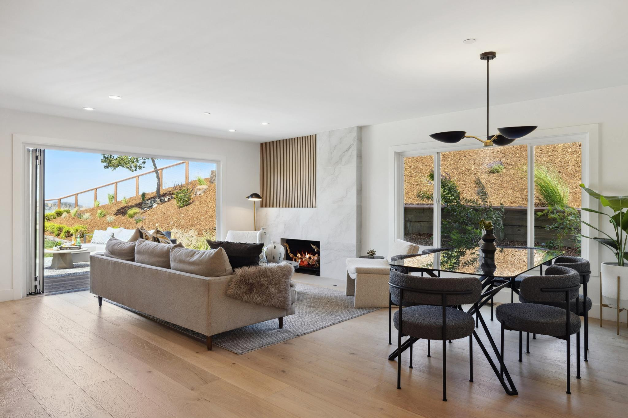 HOME STAGING