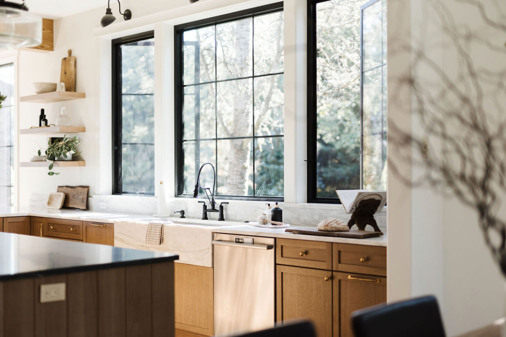 Transitional kitchen photo in Seattle