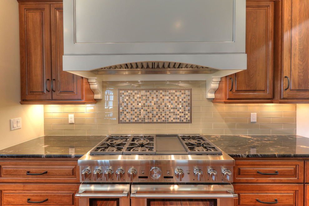 Transitional kitchen photo in Seattle