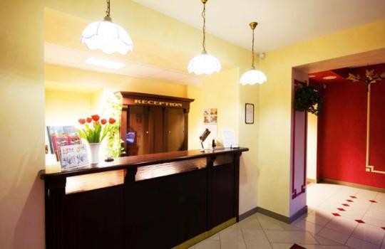 рецепшен гостиницы
