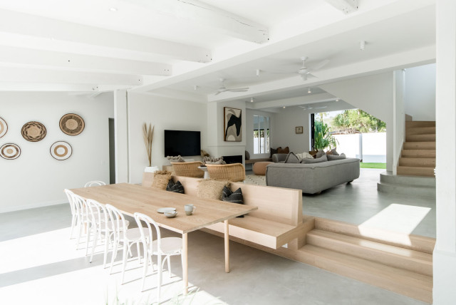 Custom Timber Dining Table - Little Cove, Noosa maritimt-dagligstue