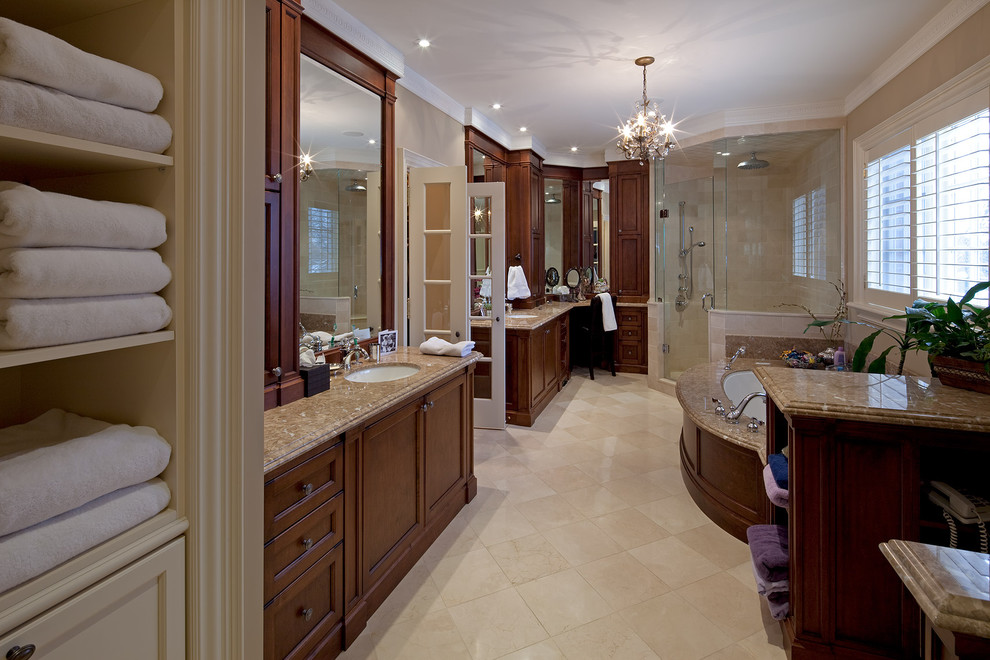 Inspiration for a traditional bathroom in Toronto with marble benchtops.