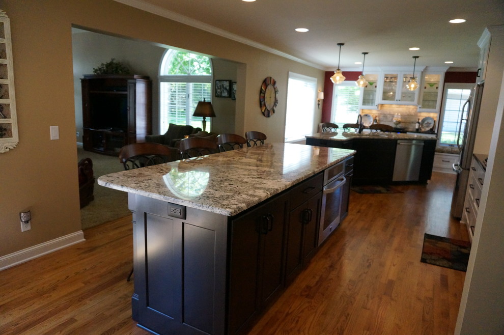 Home design - transitional home design idea in Minneapolis