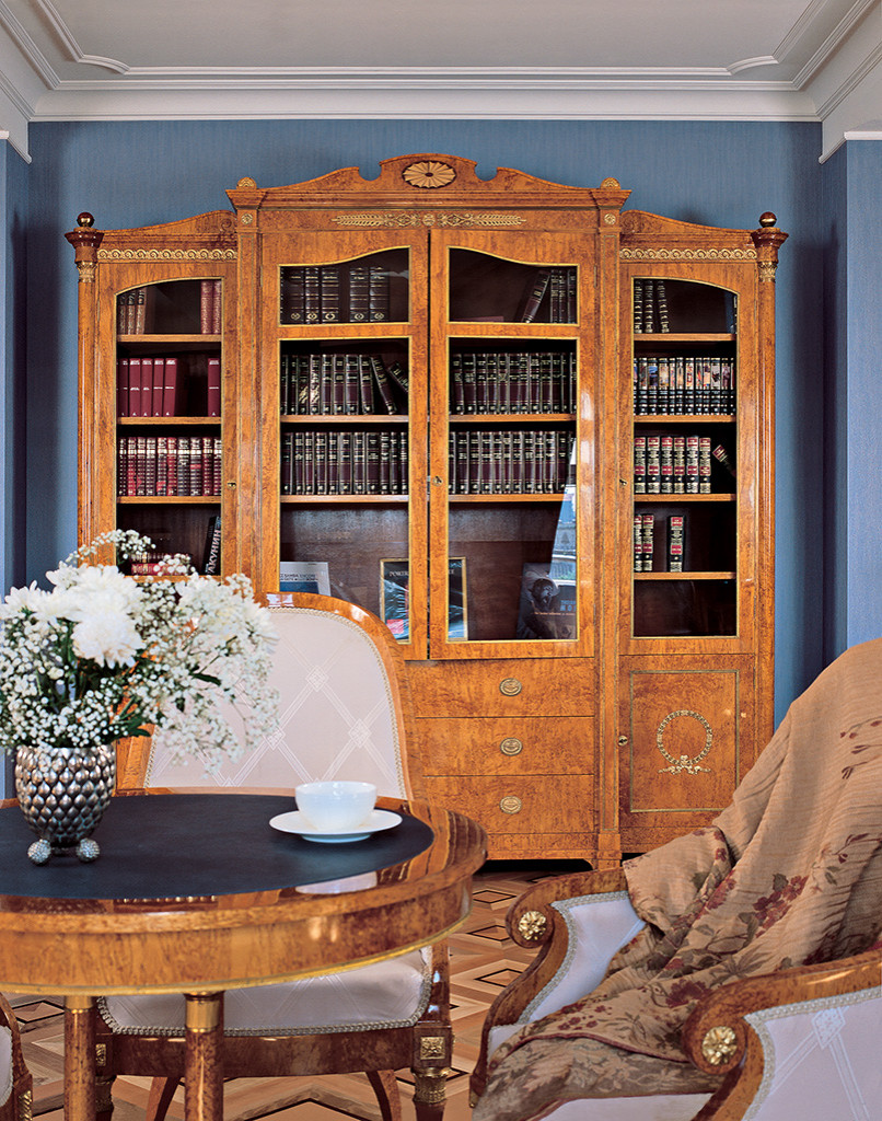 Гостиная в авторском русском ампире