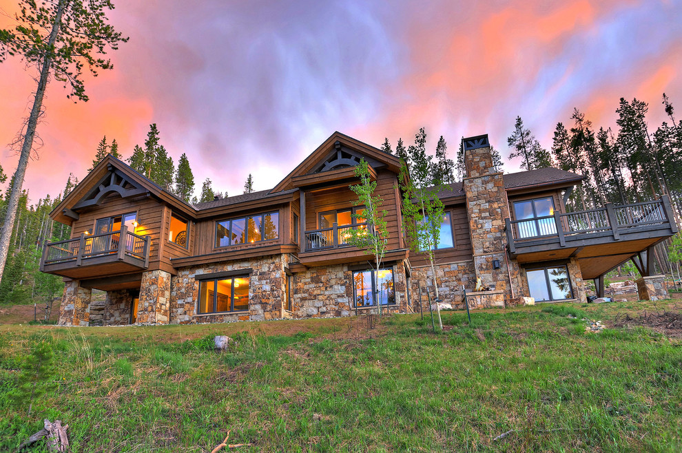 Mountain style home design photo in Denver