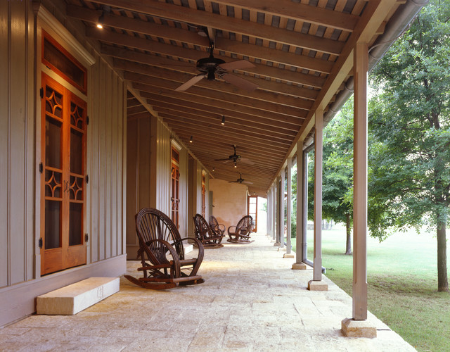 Triple-Creek Ranch lantlig-fasad