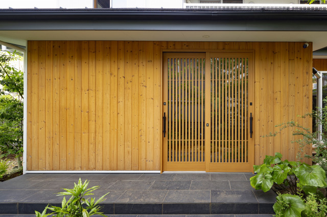 東大和の家 japones-moderno-entrada