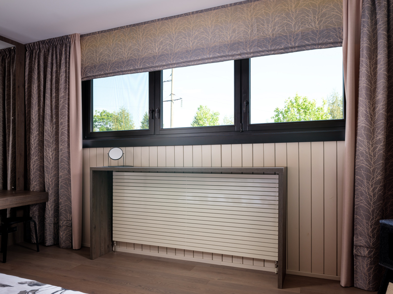 Остекление загородного дома в современном стиле