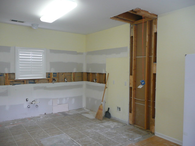 Transitional style kitchen transitional