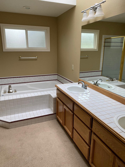 Modern Master Bathroom Remodel minimalistisch-badezimmer