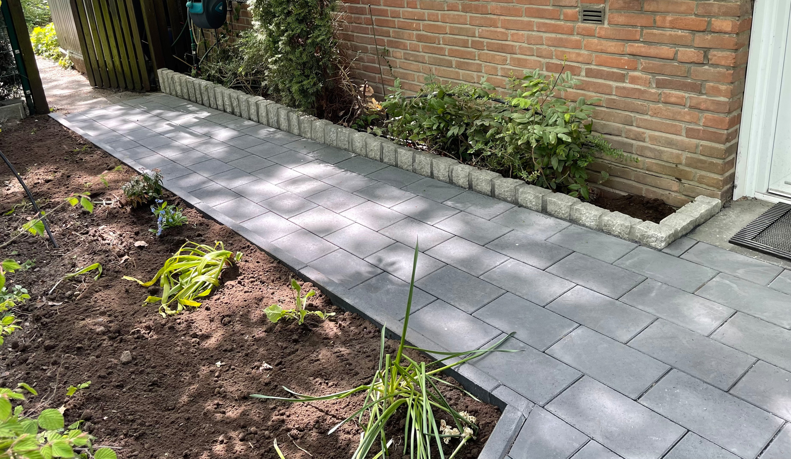 Beet und Gartenzugang