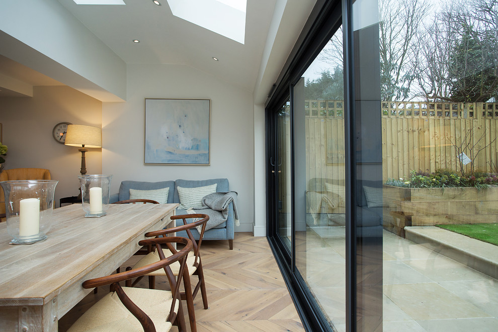 Home design - transitional home design idea in London