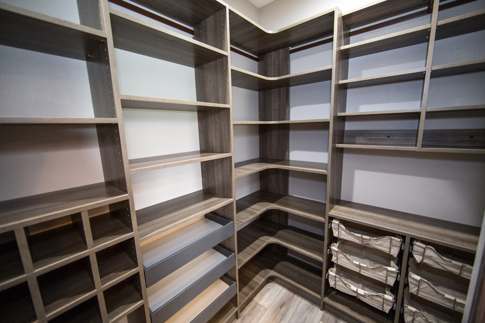 Transitional closet photo in Cedar Rapids
