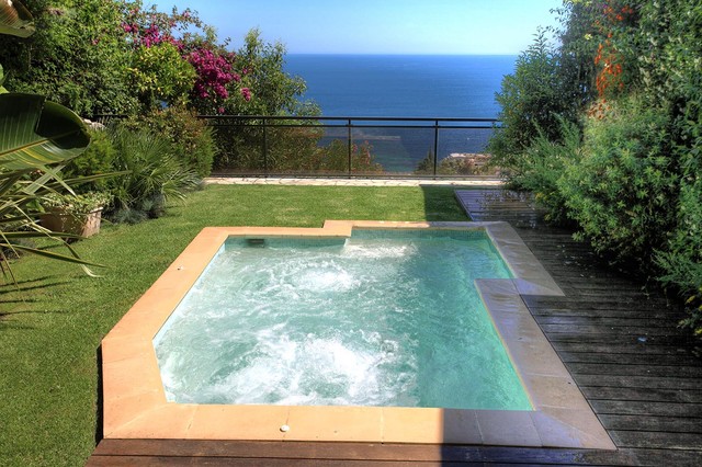 Mini piscine mediterranean-pools-and-hot-tubs
