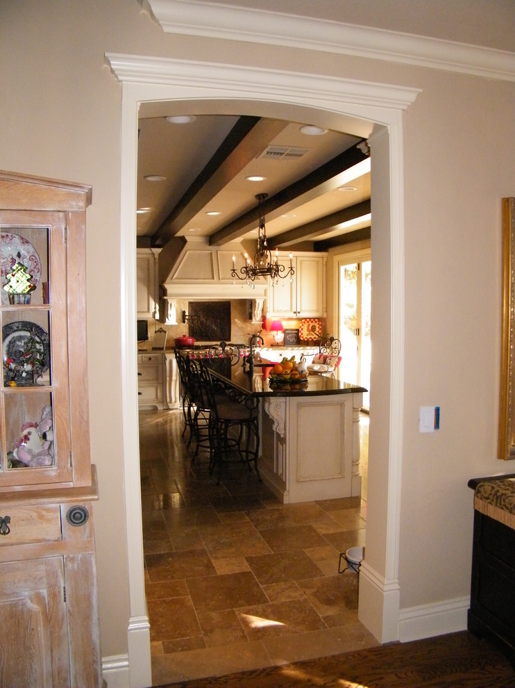 Inspiration for a traditional kitchen in San Diego.