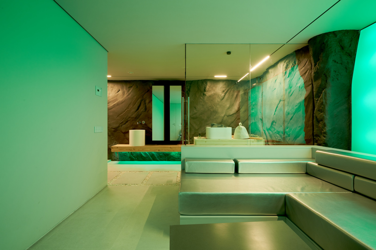 Сауна, молнии и норвежские скалы