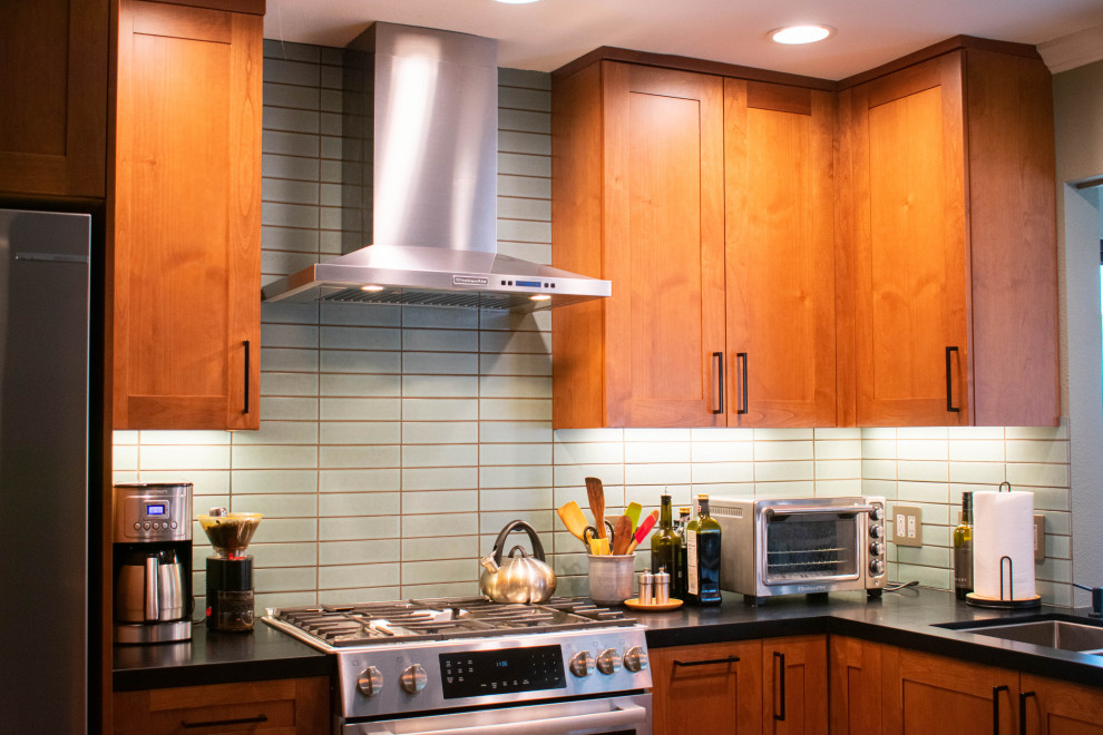 Example of a transitional kitchen design in San Diego