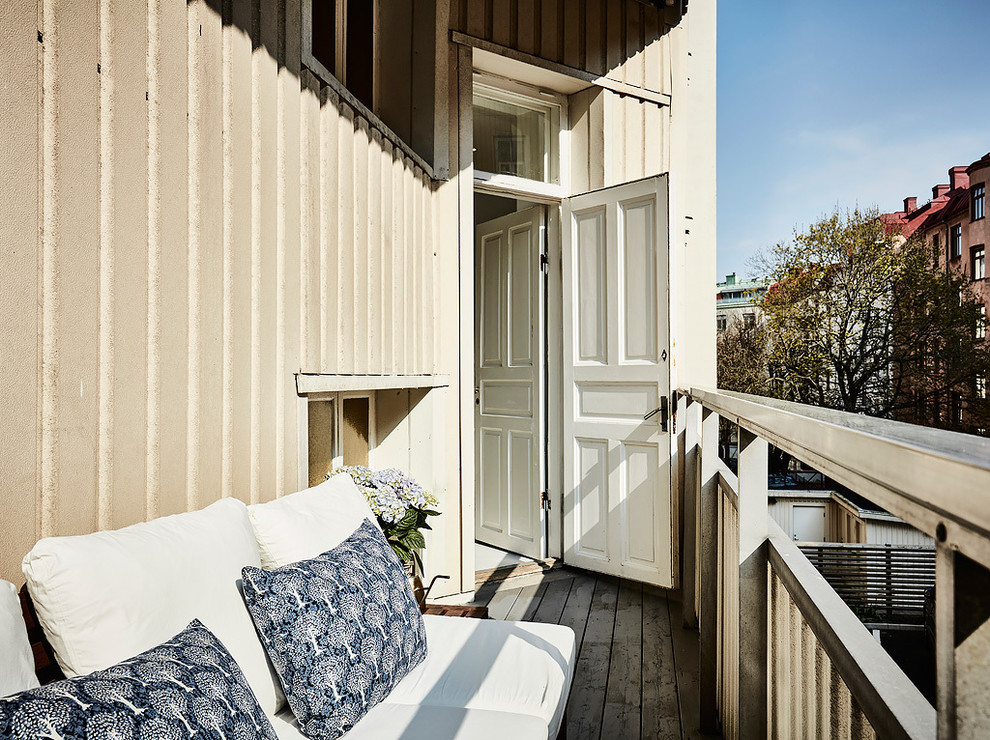 Design ideas for a scandinavian balcony in Gothenburg.
