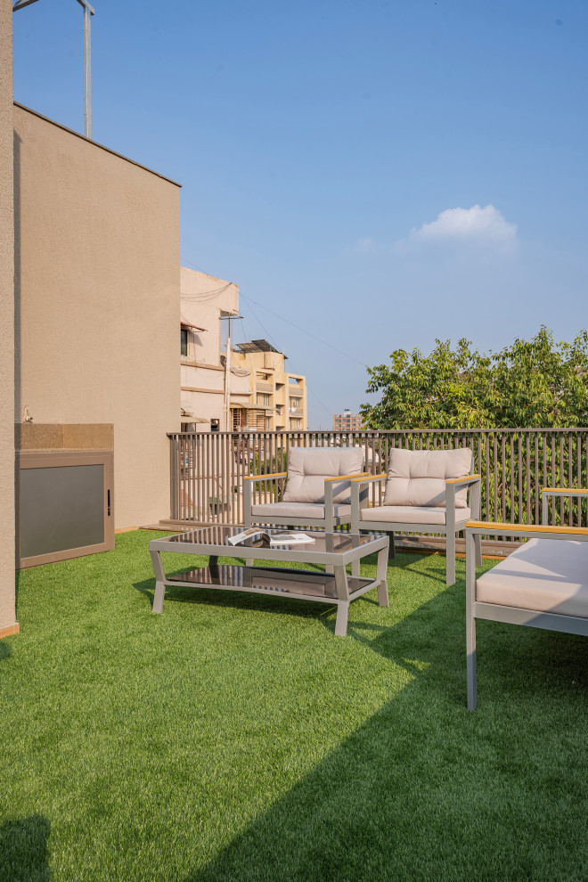 Photo of a contemporary terrace & balcony in Ahmedabad.