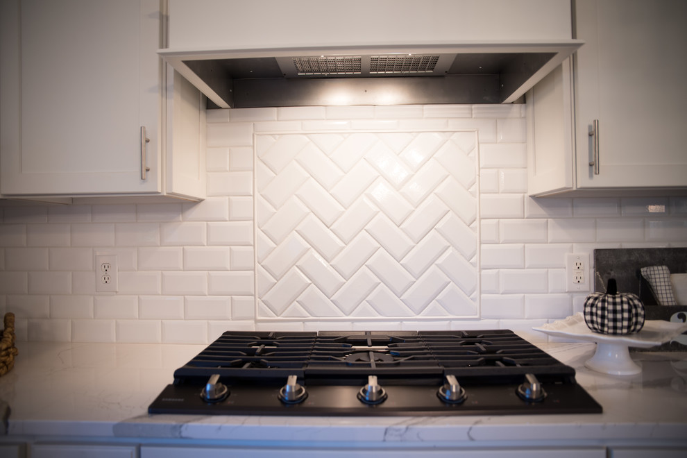Transitional kitchen photo in Indianapolis