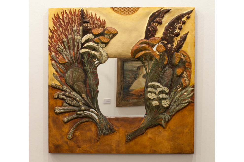 Зеркало. Осенние цветы