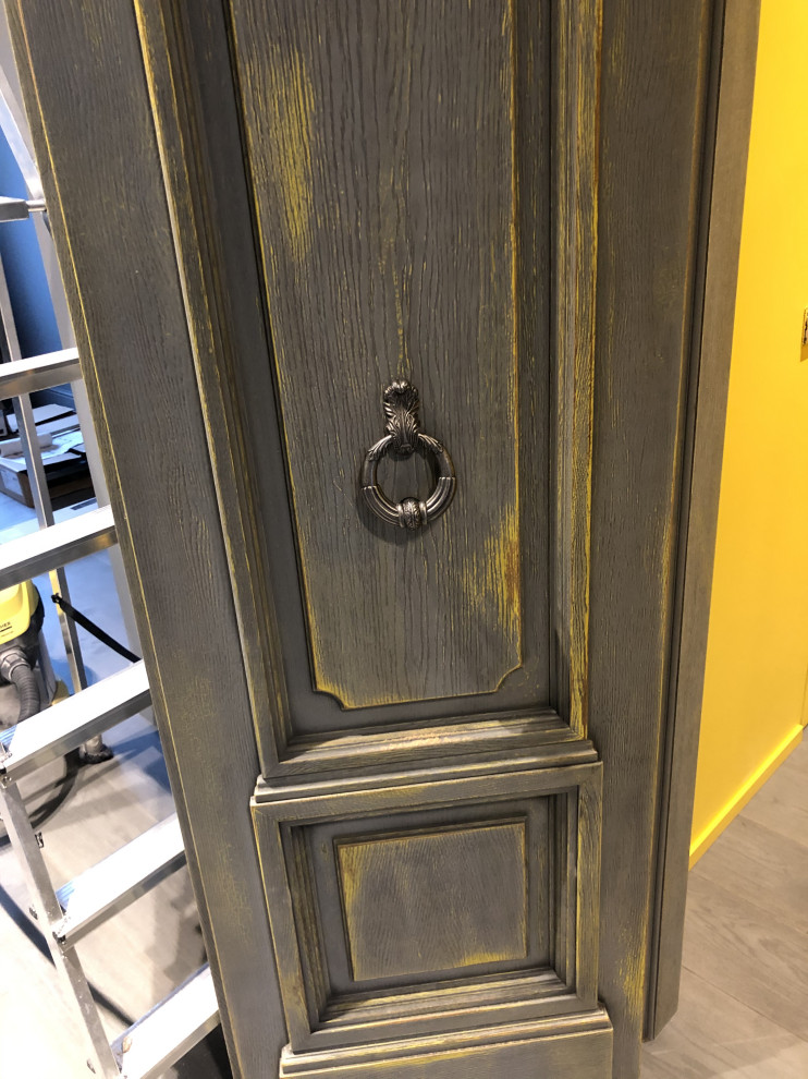 Историчсекие двери на Бронной