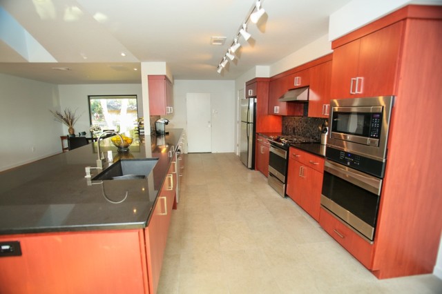 Glengarry Remodel contemporaneo-cocina