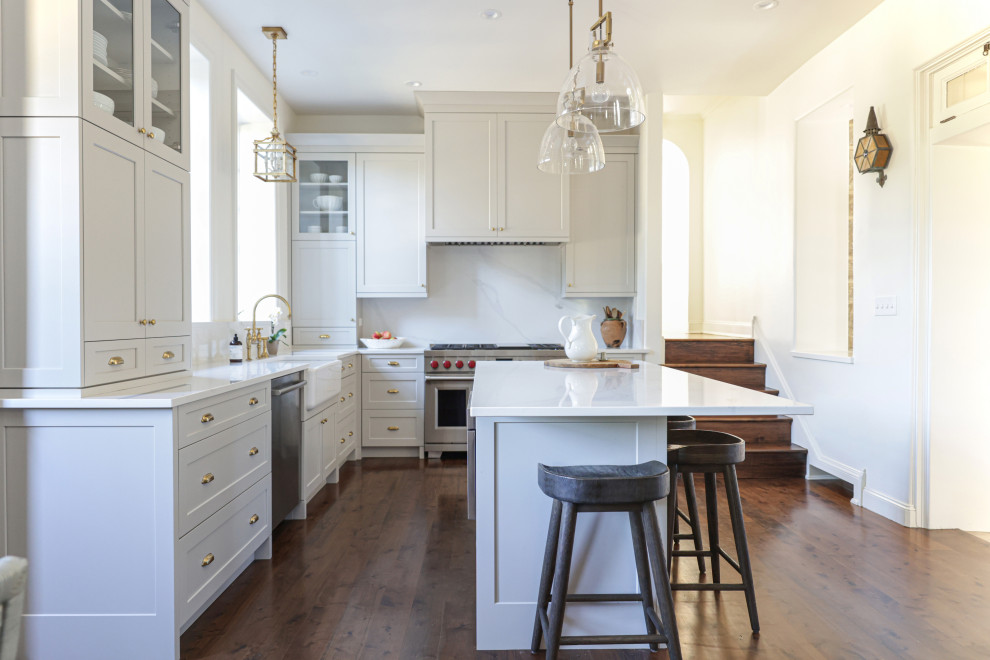 Kitchen - transitional kitchen idea