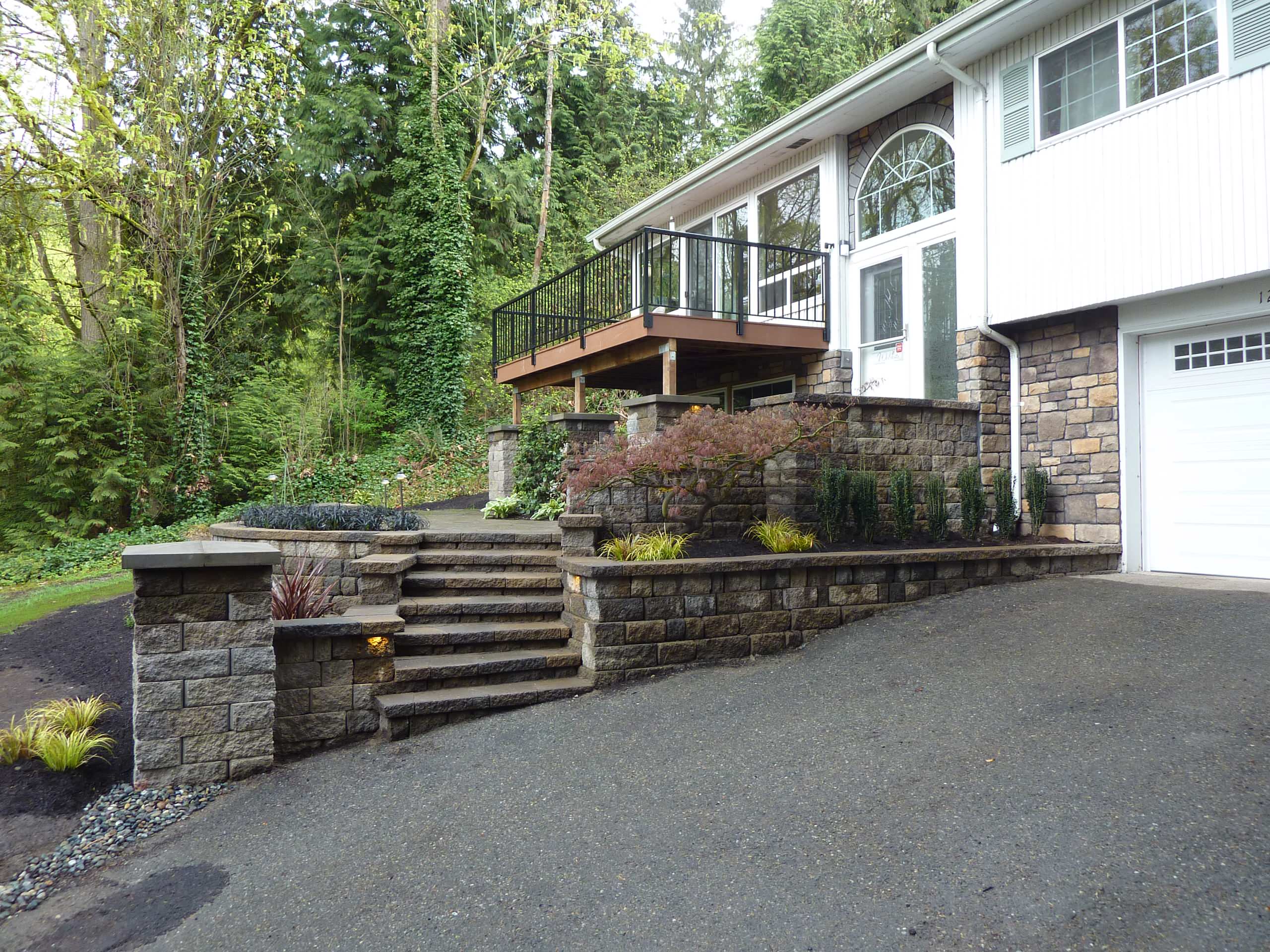 Bellevue Custom Stone Walkway