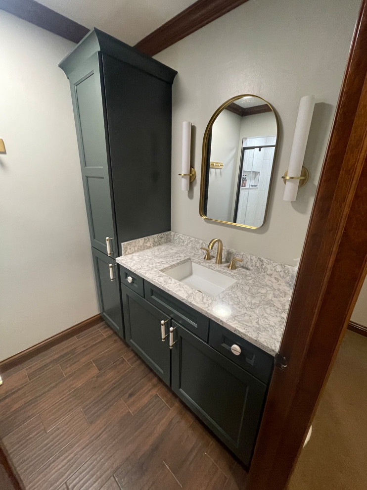 Inviting small bath