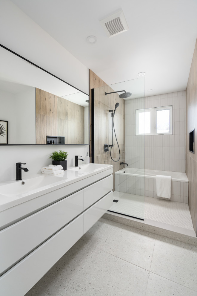 Inspiration for a medium sized modern bathroom in Montreal with flat-panel cabinets, white cabinets, an alcove bath, a one-piece toilet, brown tiles, wood-effect tiles, white walls, terracotta flooring, an integrated sink, engineered stone worktops, grey floors, an open shower, white worktops, double sinks and a floating vanity unit.