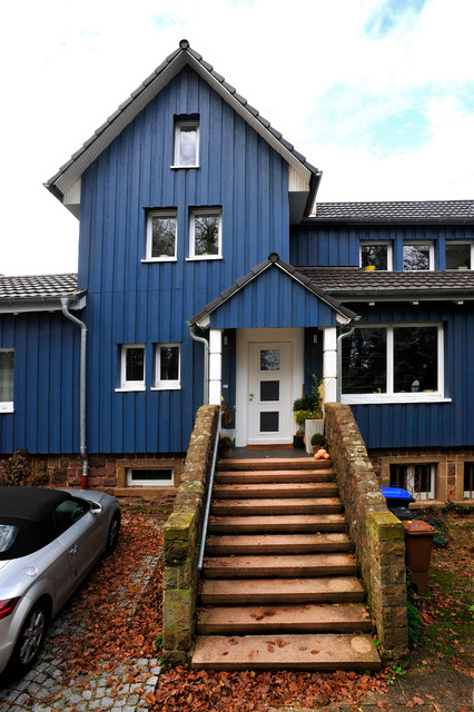 Das blaue Haus contemporaneo-facciata
