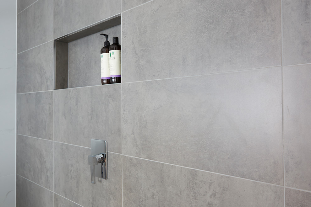 Contemporary bathroom in Melbourne.