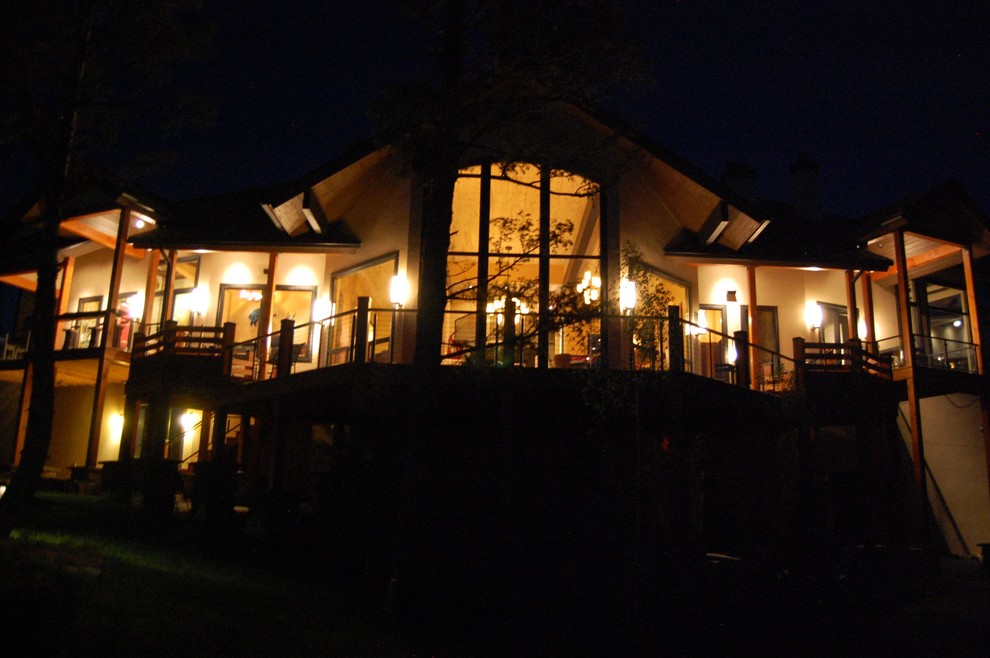 Inspiration for a transitional home design remodel in Albuquerque