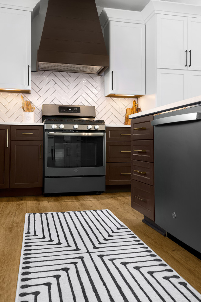 Inspiration for a transitional kitchen remodel in Cedar Rapids