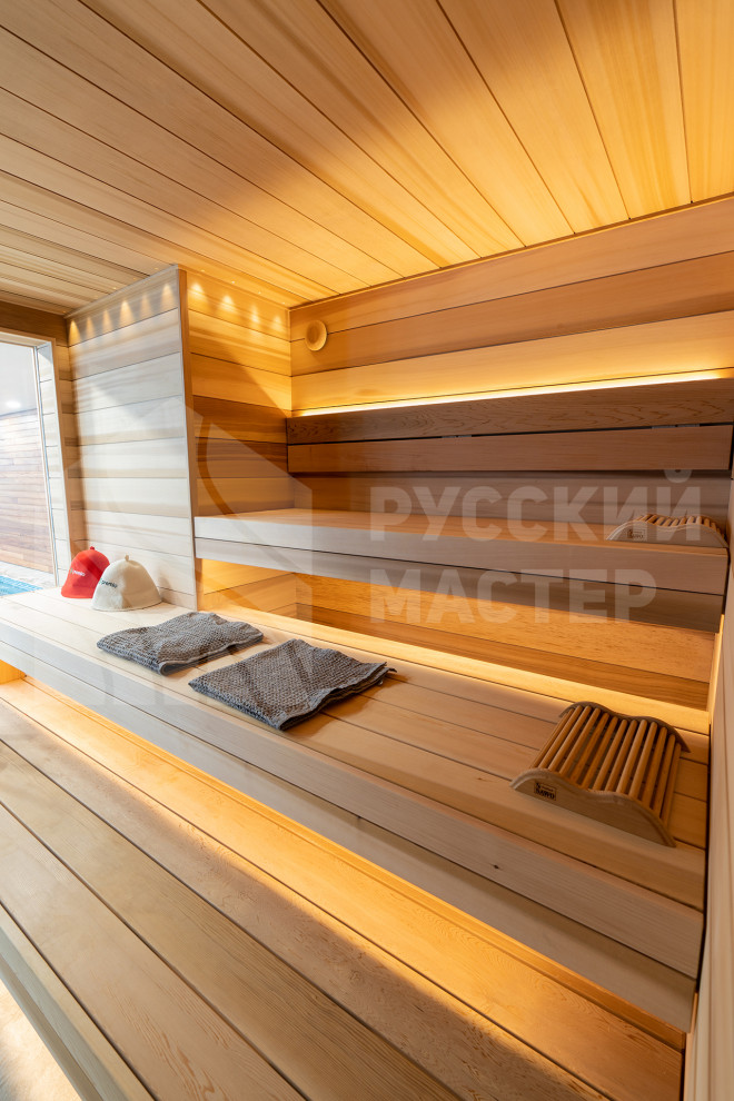 Сауна и бассейн из тигрового дерева и канадского кедра