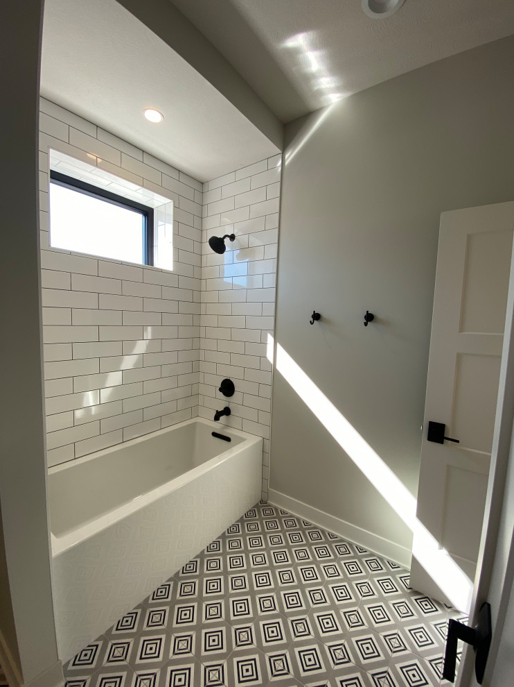 Bathroom - transitional bathroom idea