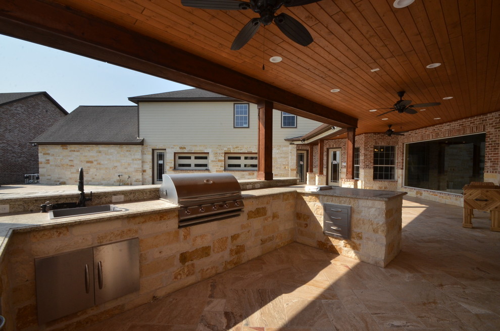 Inspiration for an expansive traditional patio in Houston.