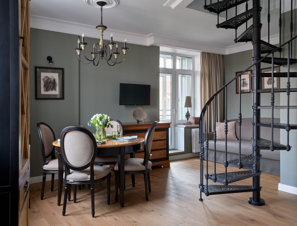 Серый элегантный